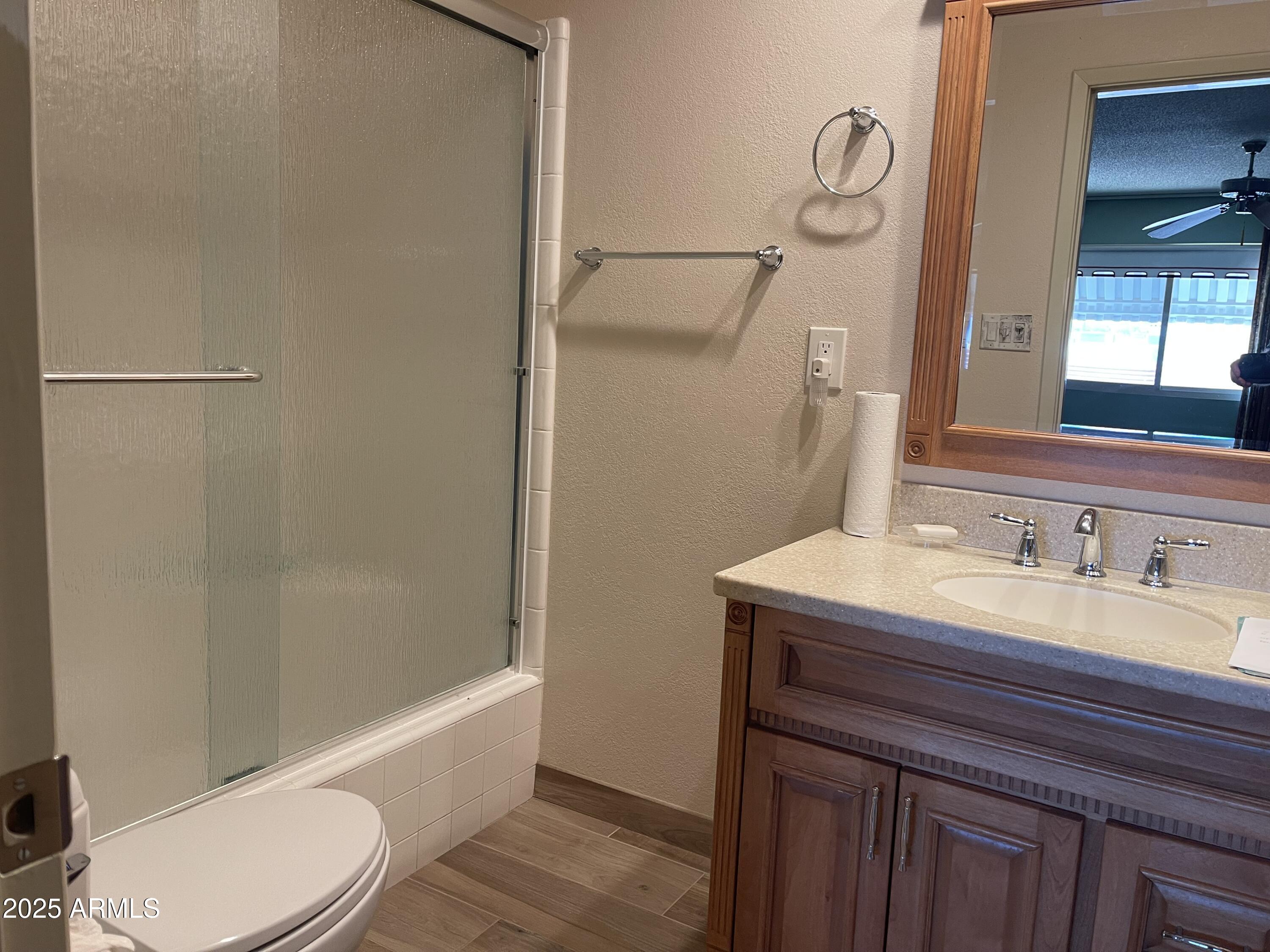 7637 E THORNWOOD Drive