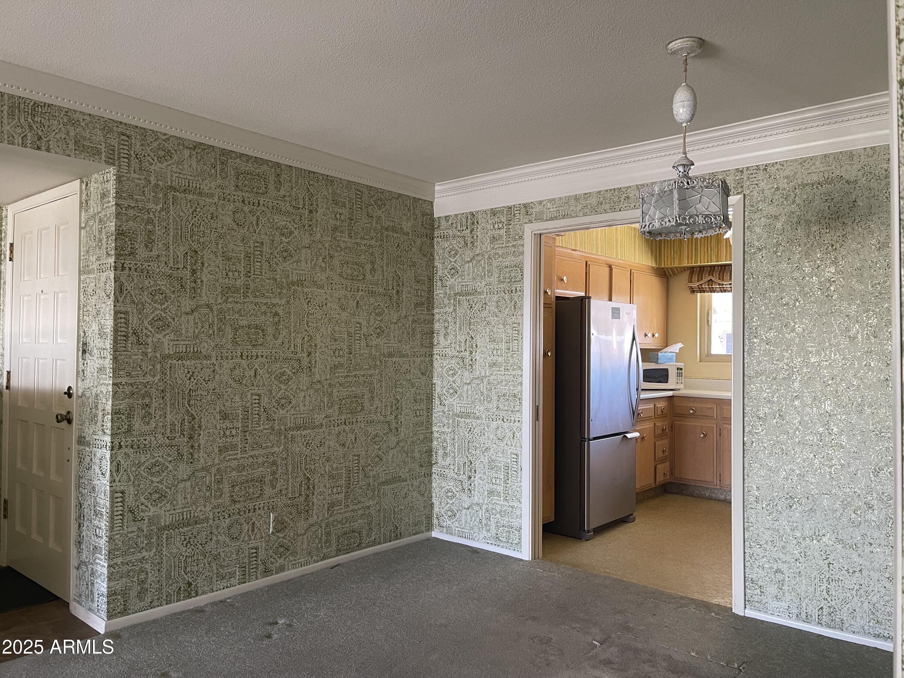 7637 E THORNWOOD Drive