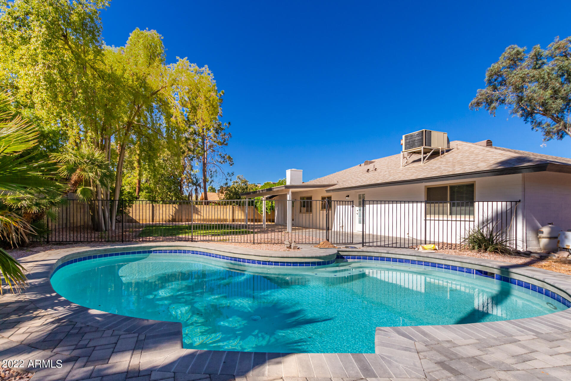 1333 W Medina Avenue