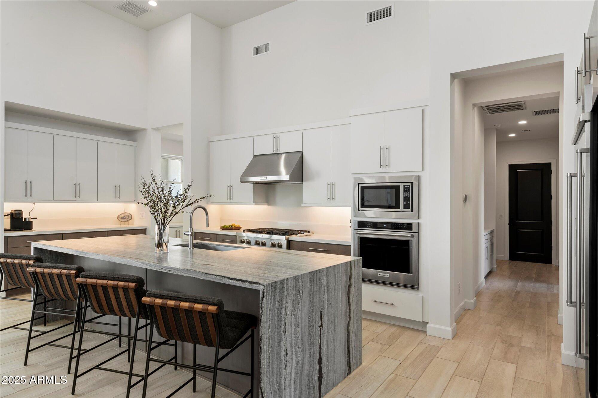 21985 E SUNSET Drive