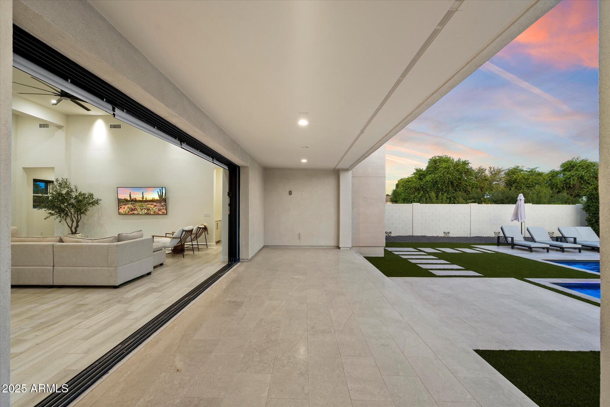 21985 E SUNSET Drive