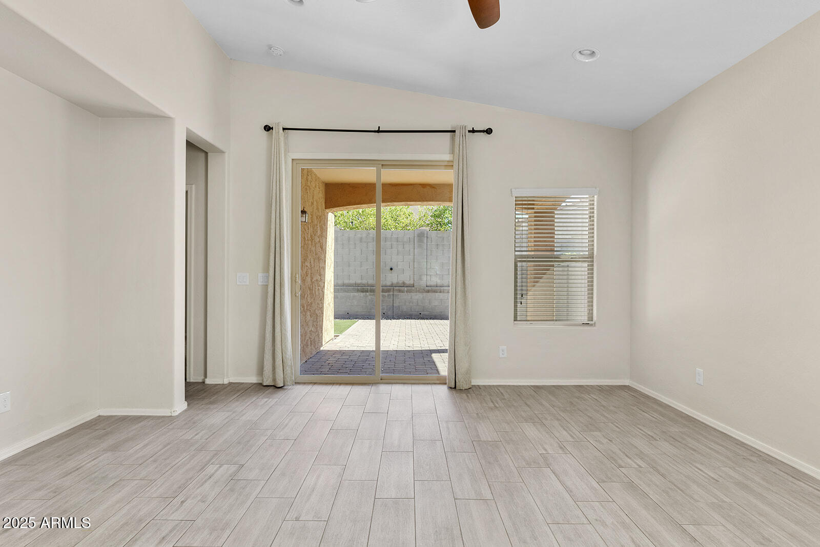 1816 W SPUR Drive
