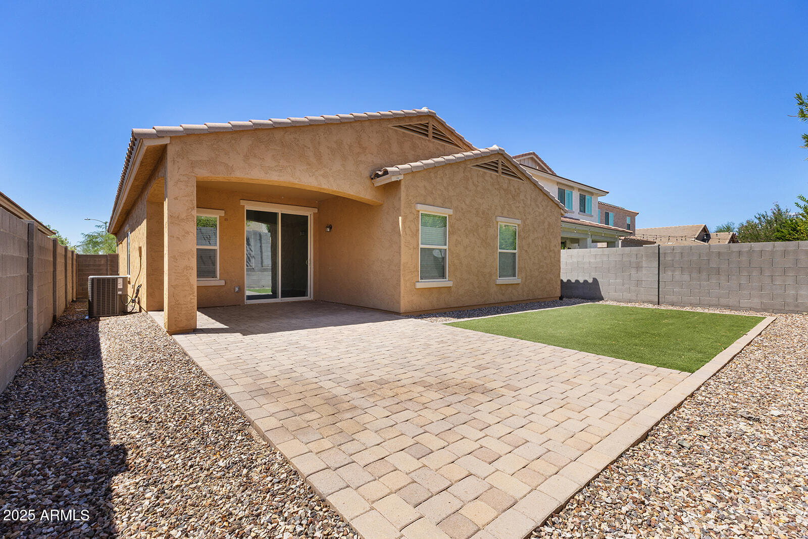 1816 W SPUR Drive