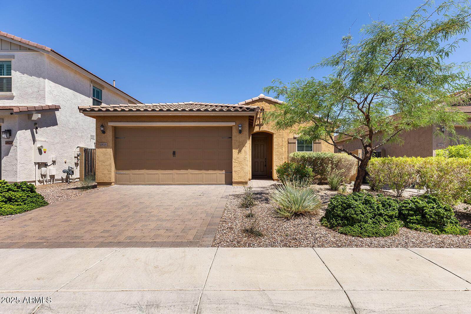 1816 W SPUR Drive