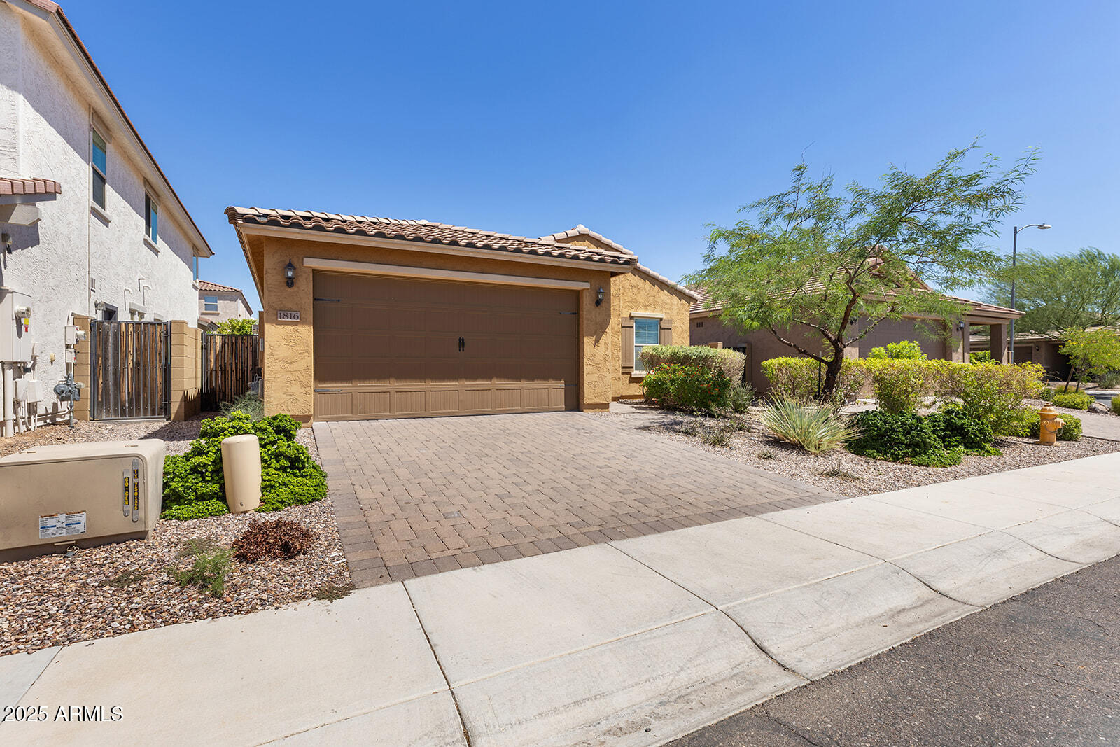 1816 W SPUR Drive