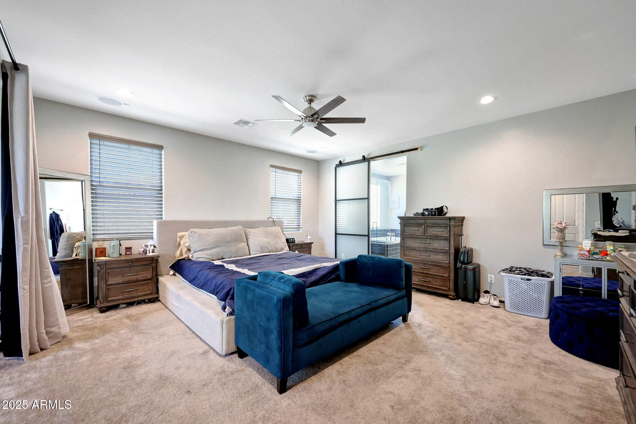 7512 W WARNER Street