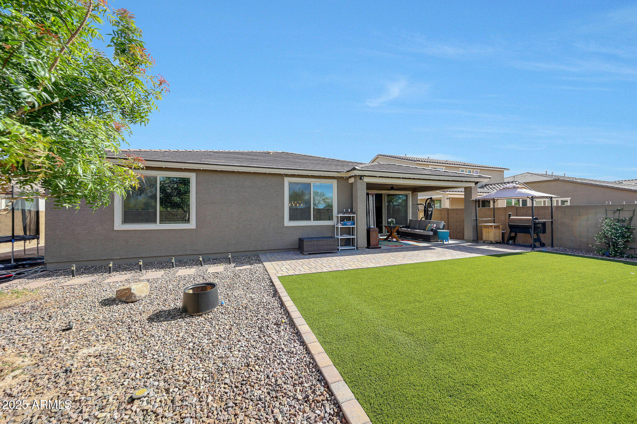 7512 W WARNER Street