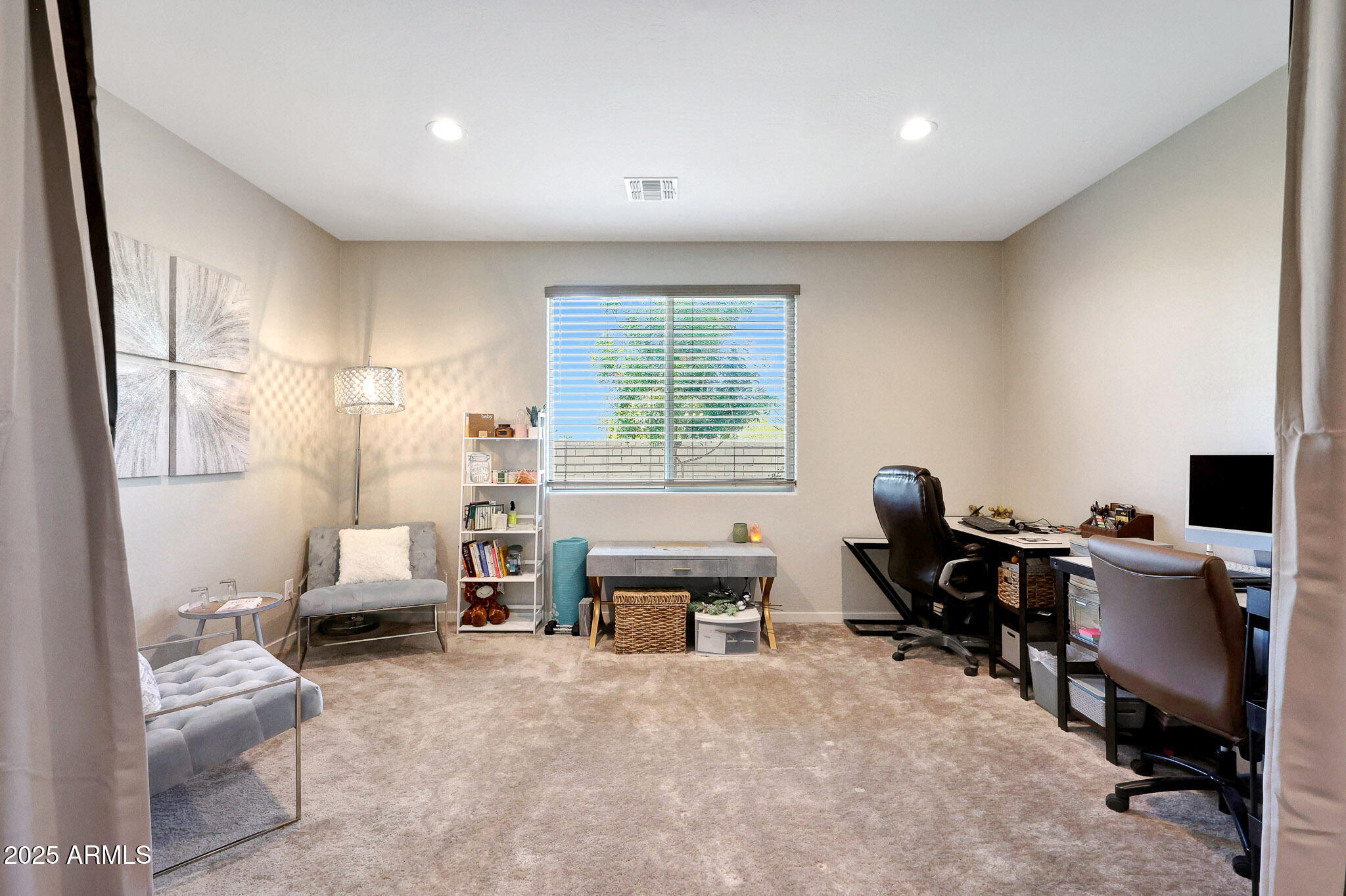 7512 W WARNER Street