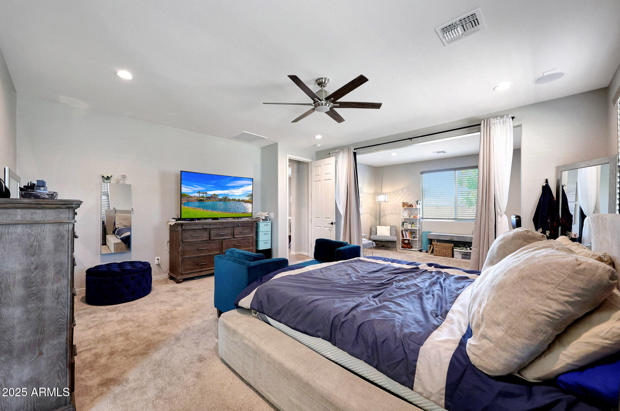 7512 W WARNER Street