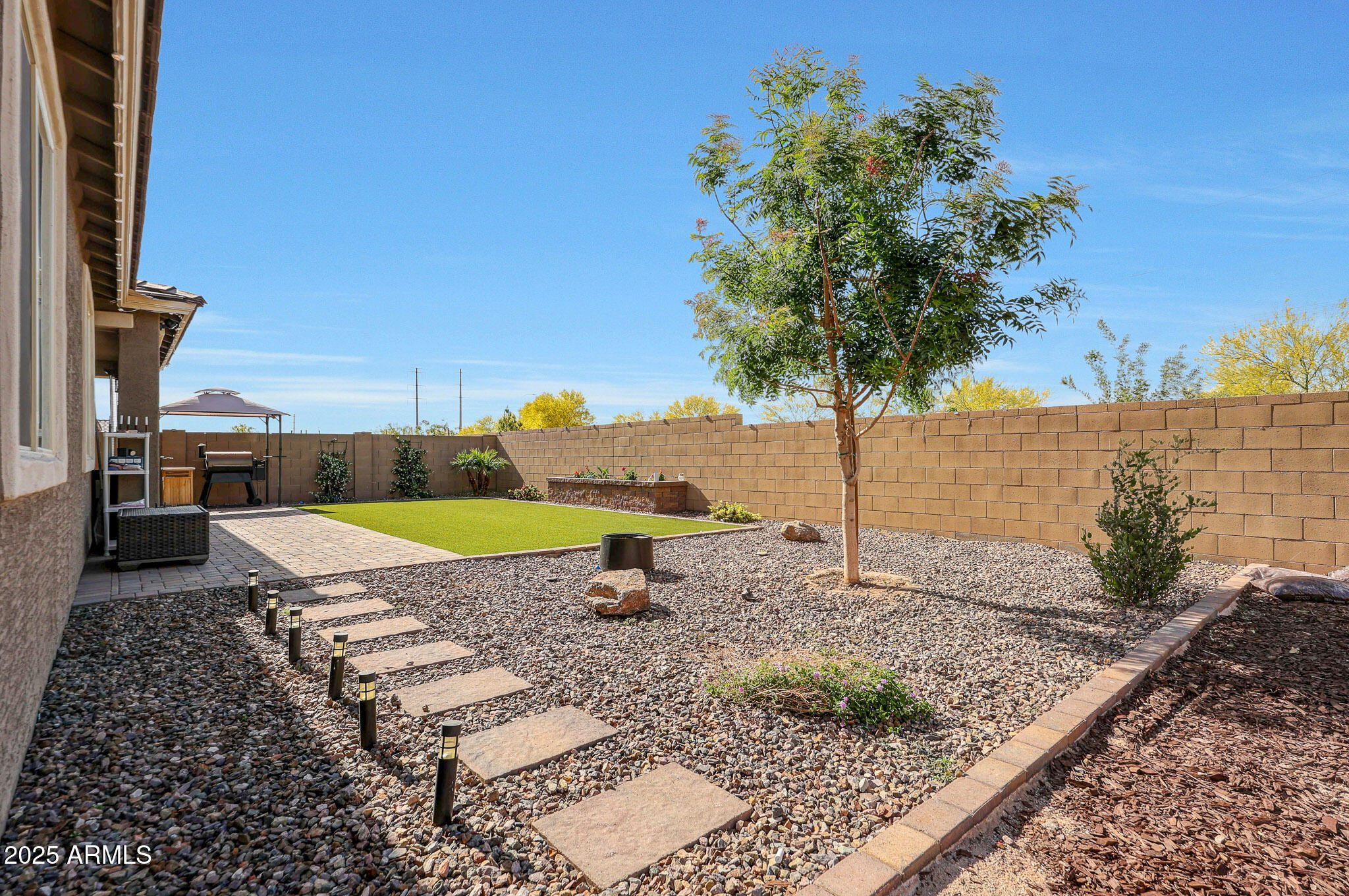 7512 W WARNER Street