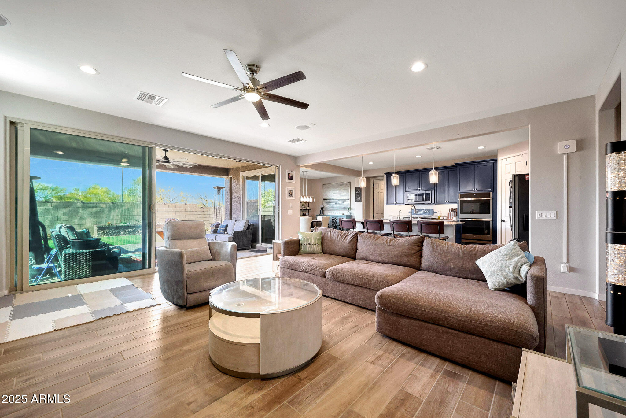 7512 W WARNER Street