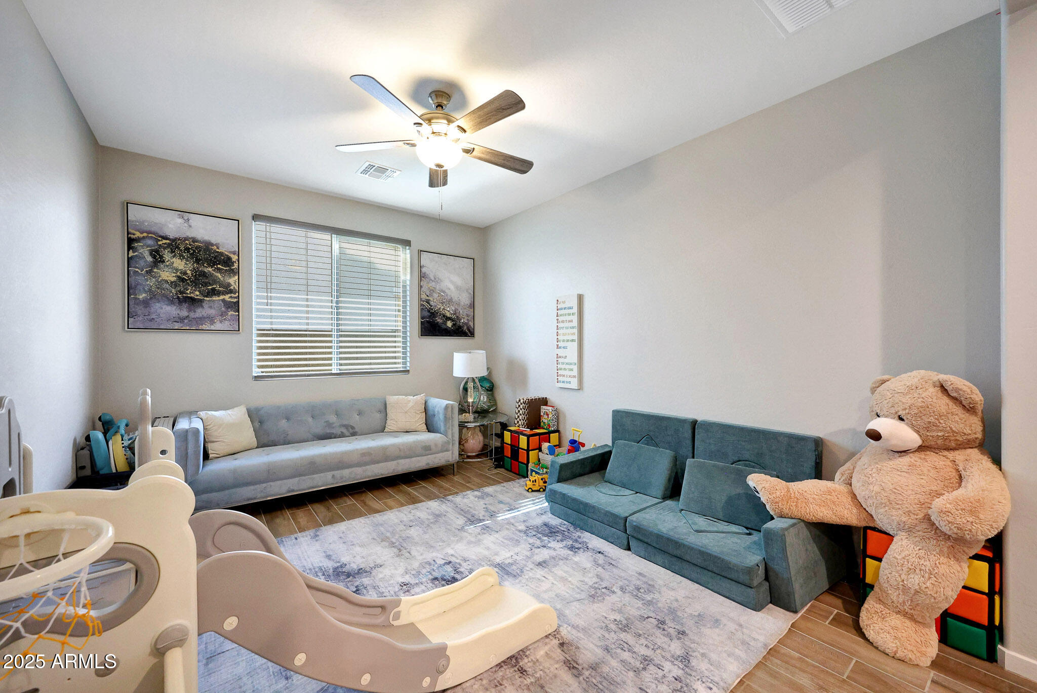 7512 W WARNER Street