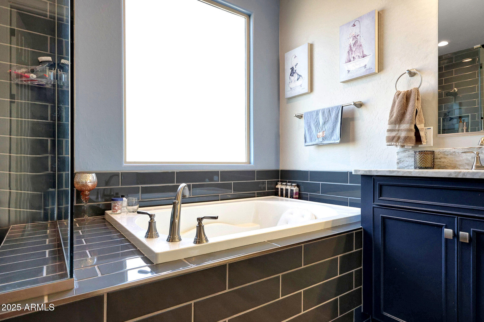 7512 W WARNER Street