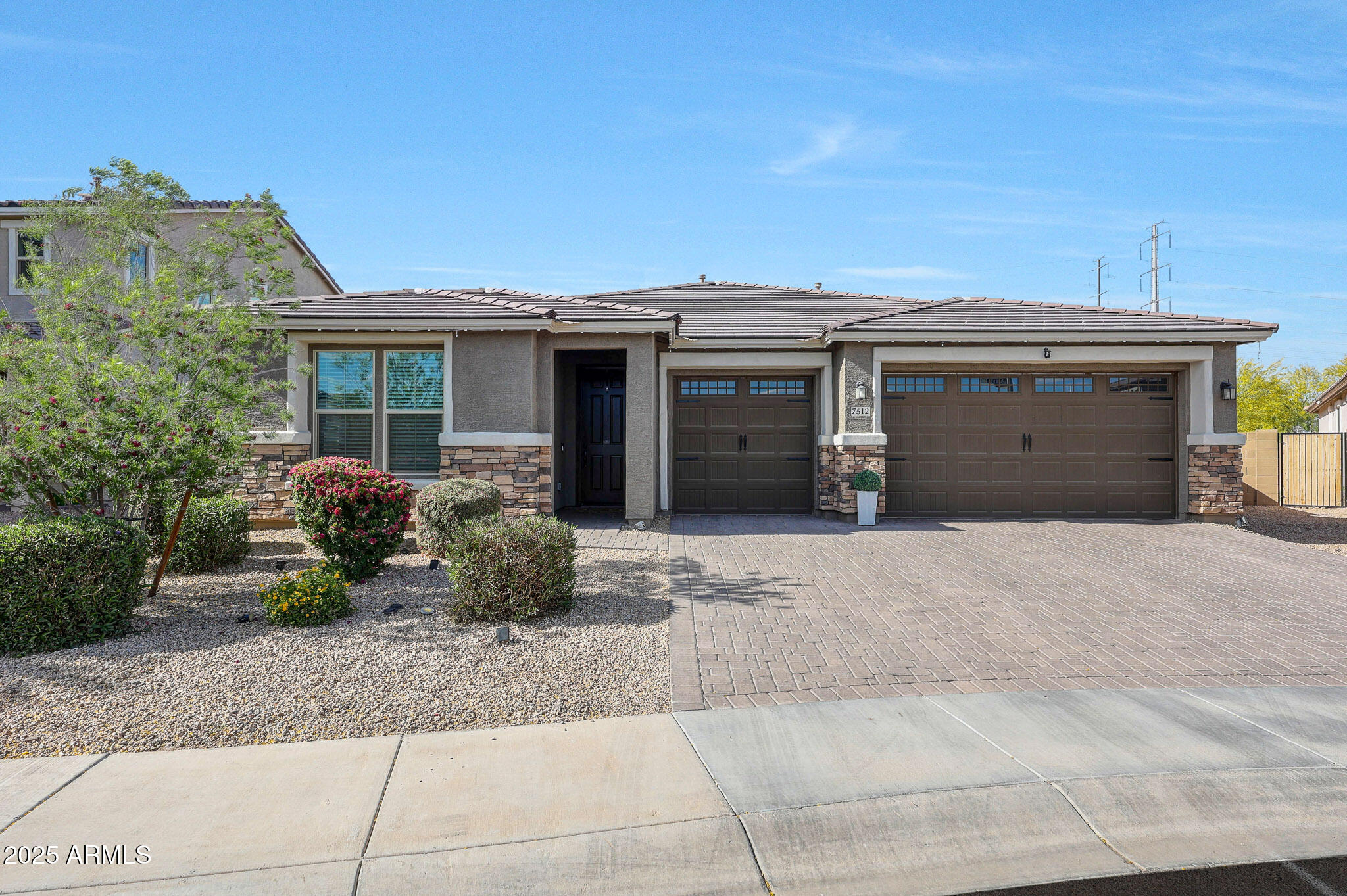 7512 W WARNER Street