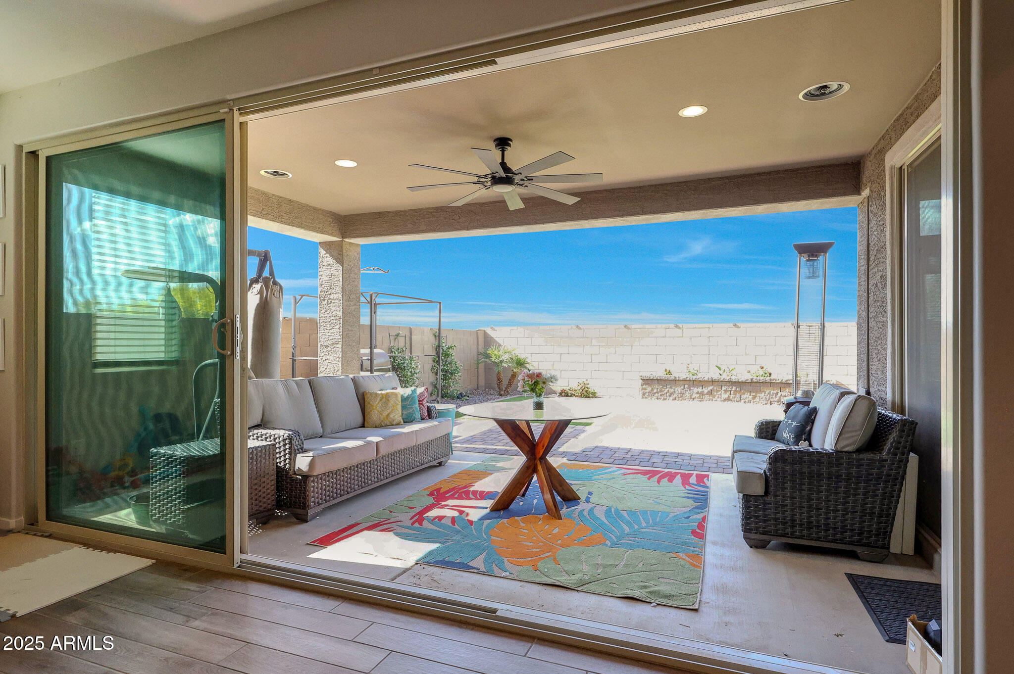 7512 W WARNER Street