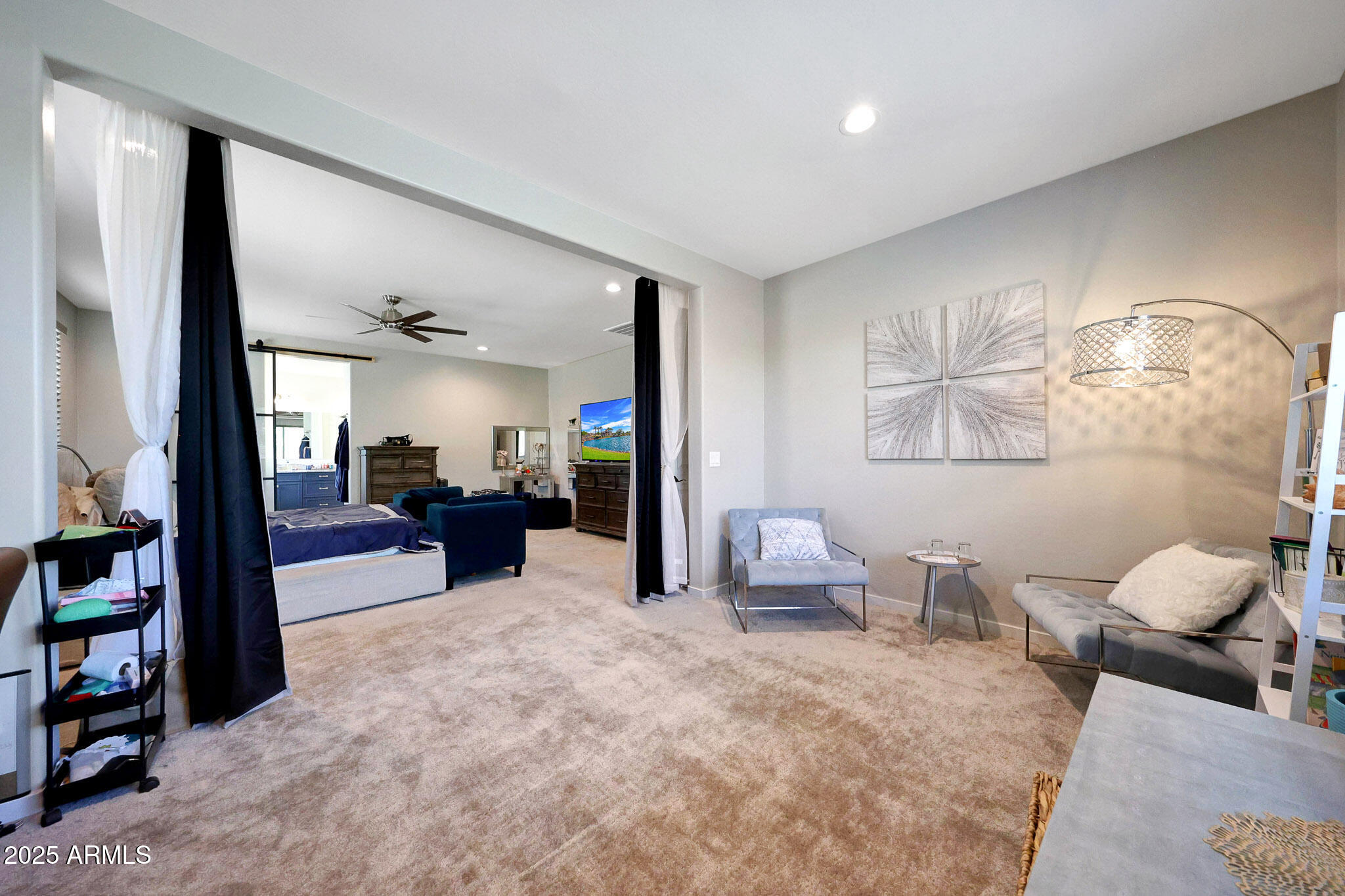 7512 W WARNER Street