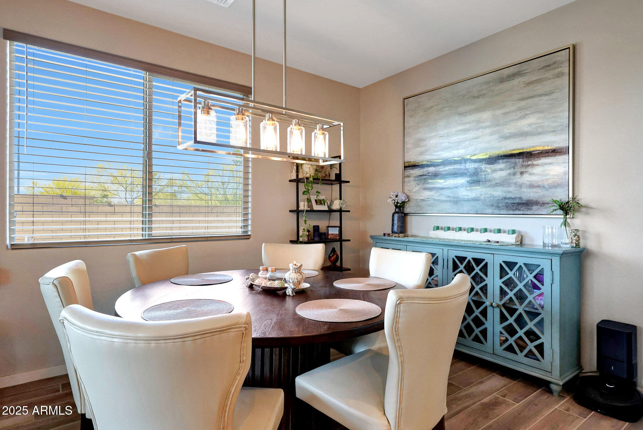 7512 W WARNER Street