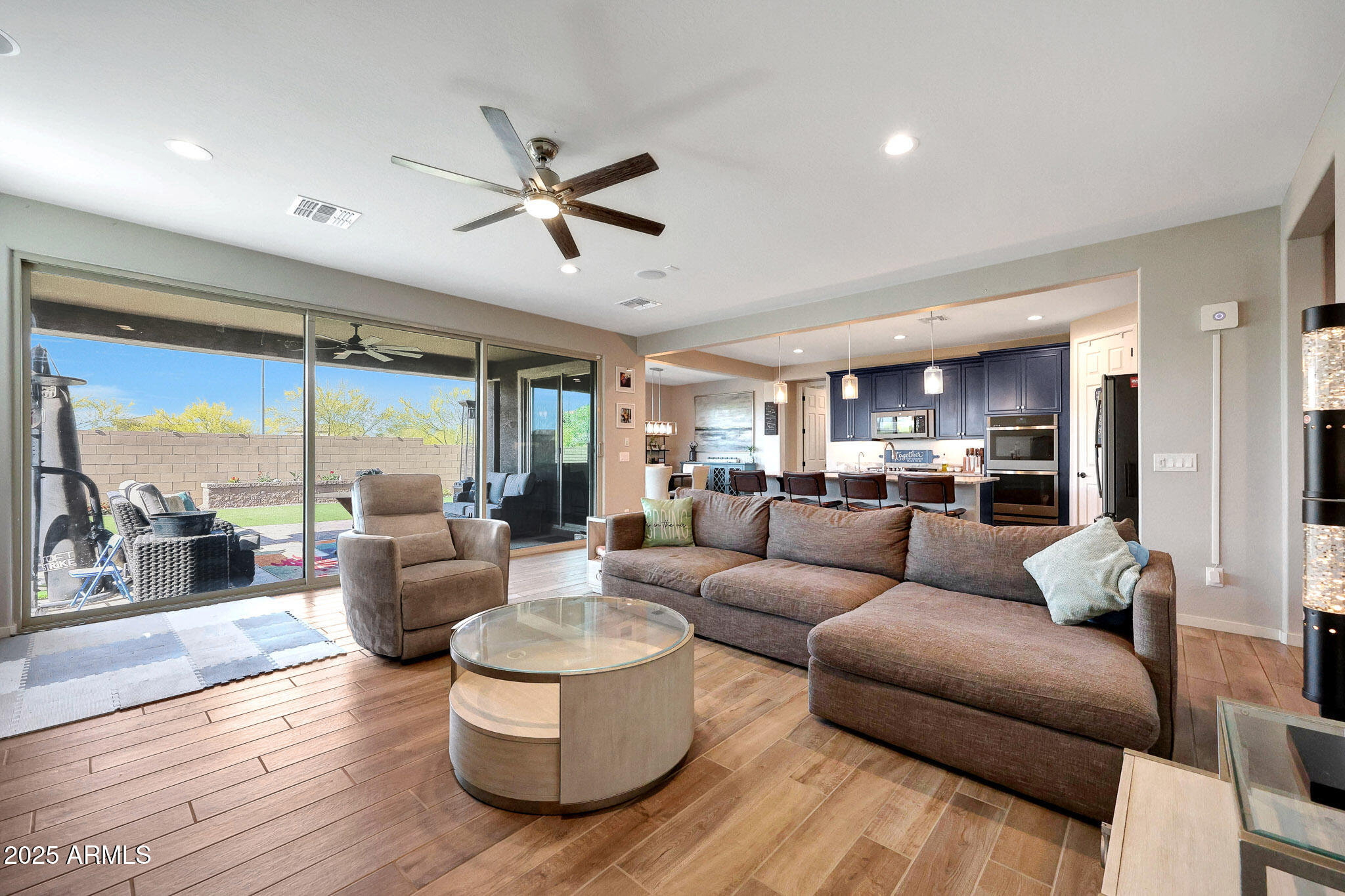 7512 W WARNER Street