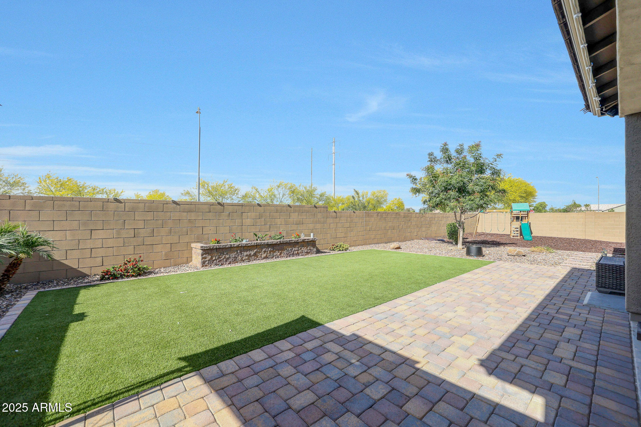 7512 W WARNER Street