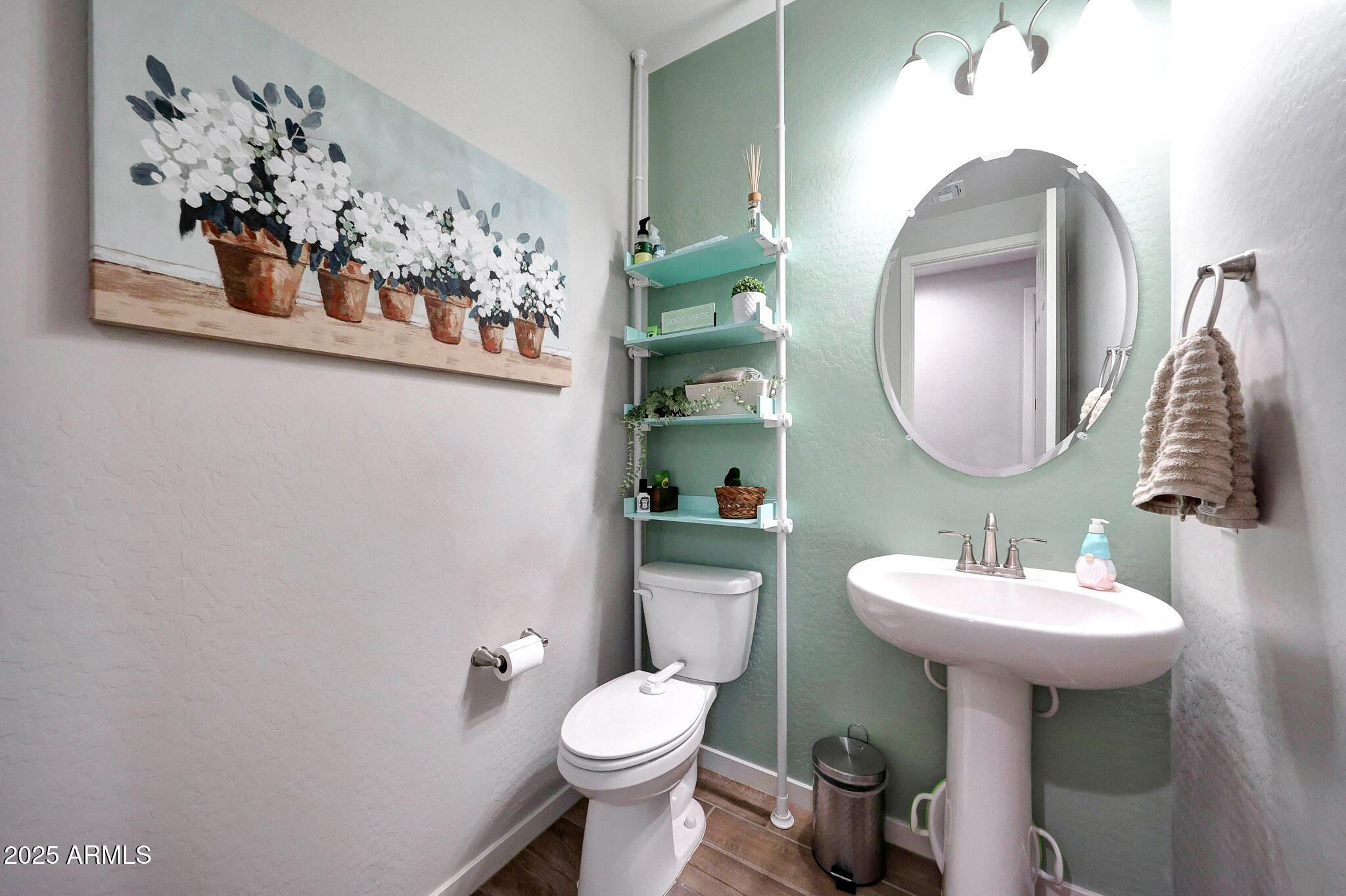 7512 W WARNER Street