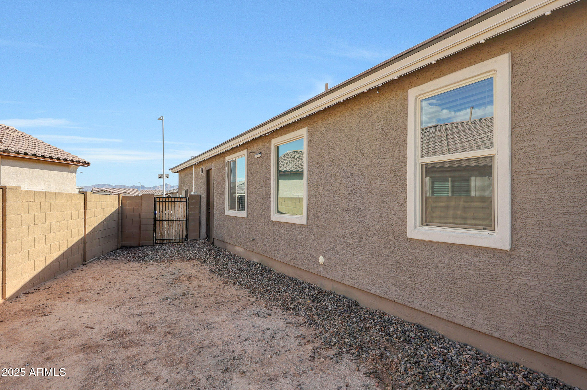 7512 W WARNER Street