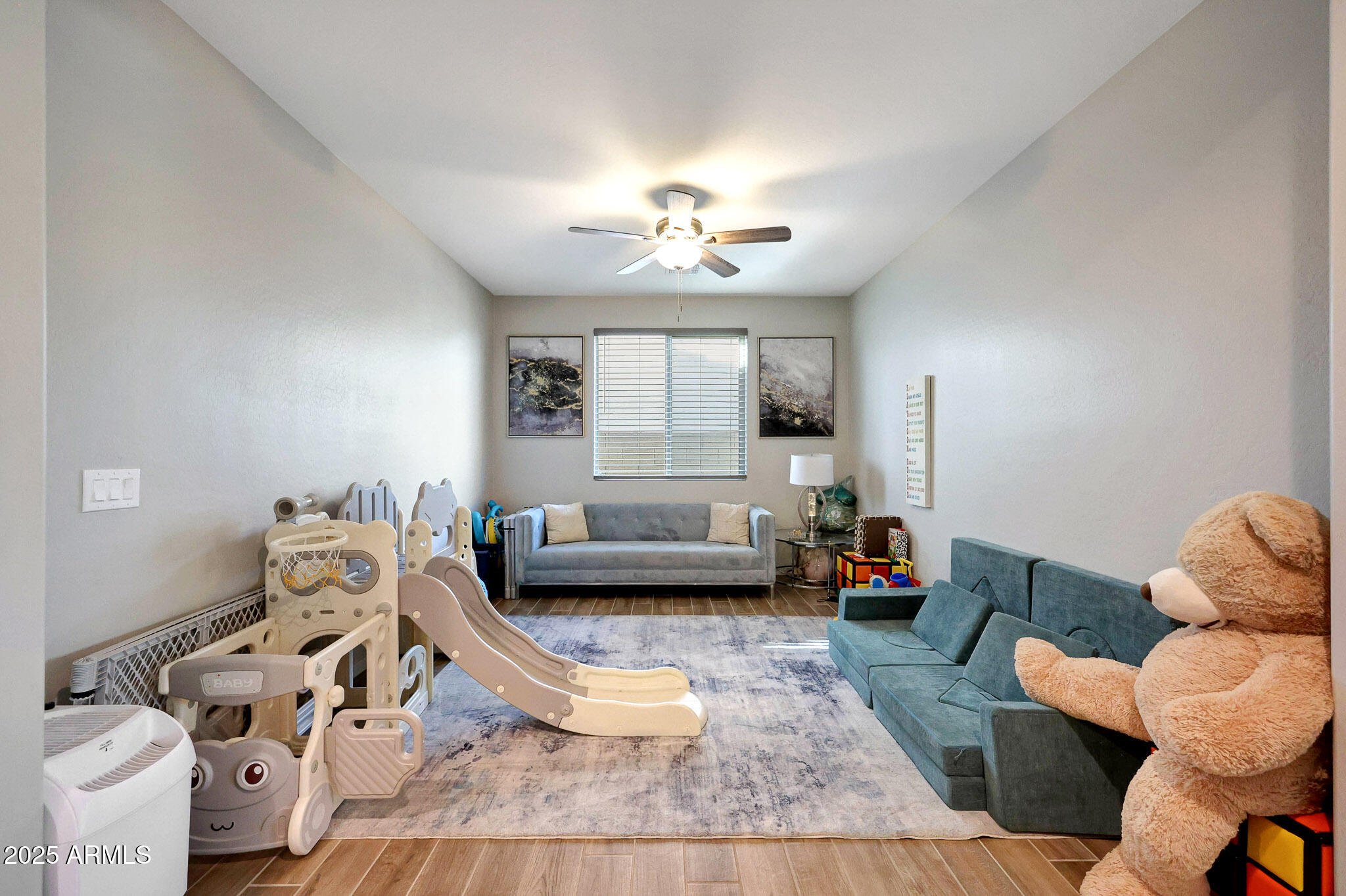 7512 W WARNER Street