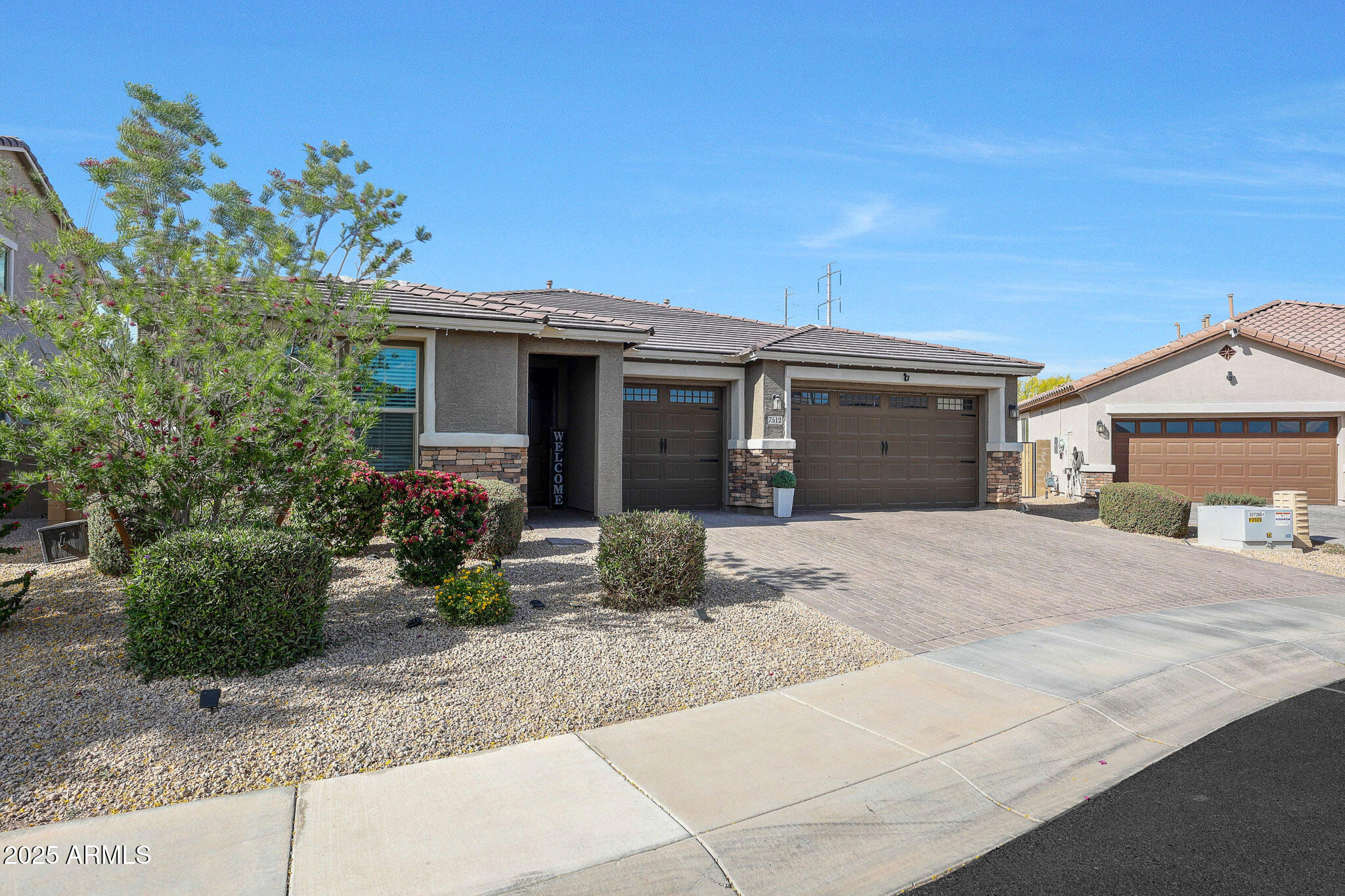 7512 W WARNER Street