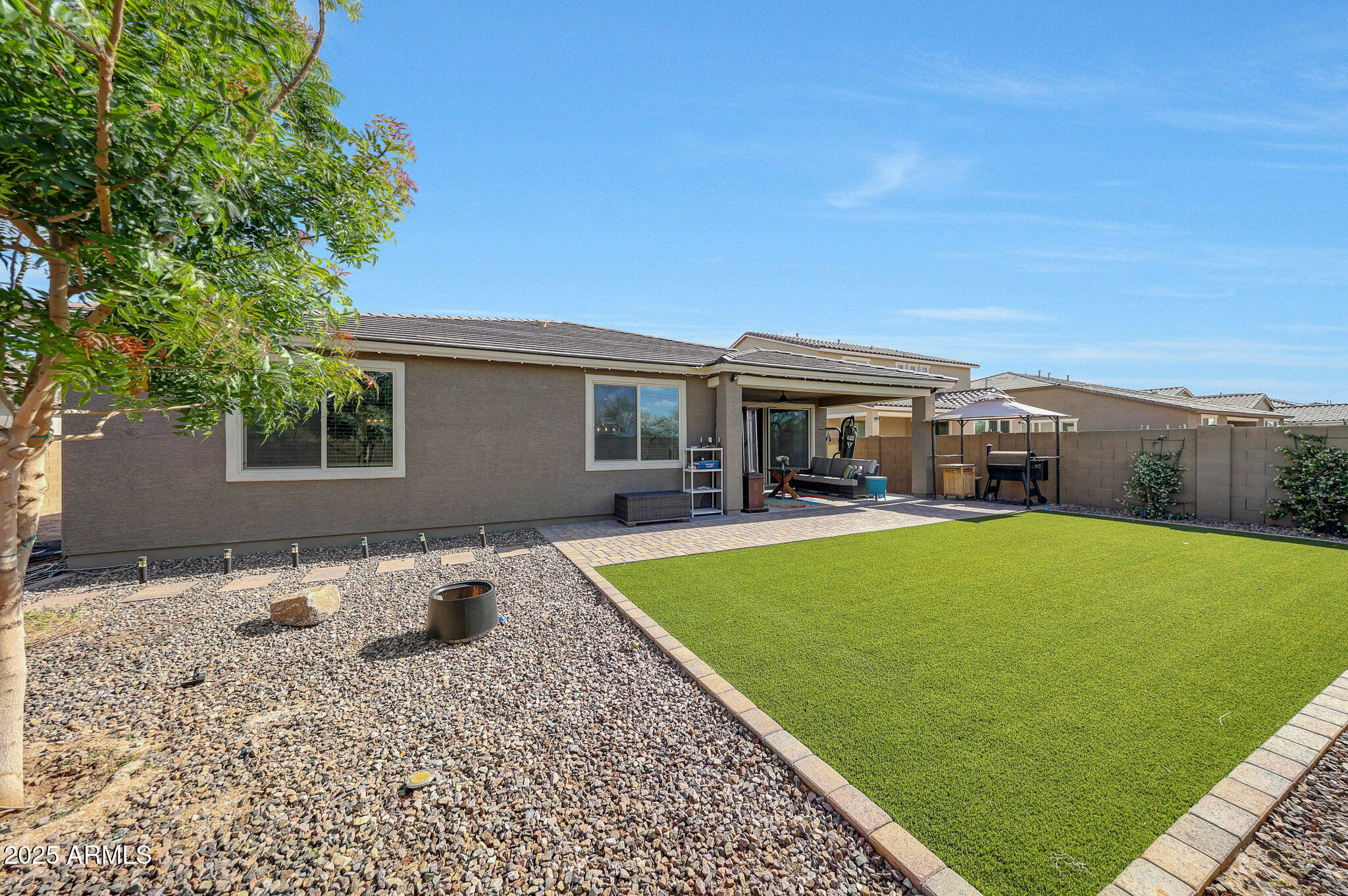 7512 W WARNER Street