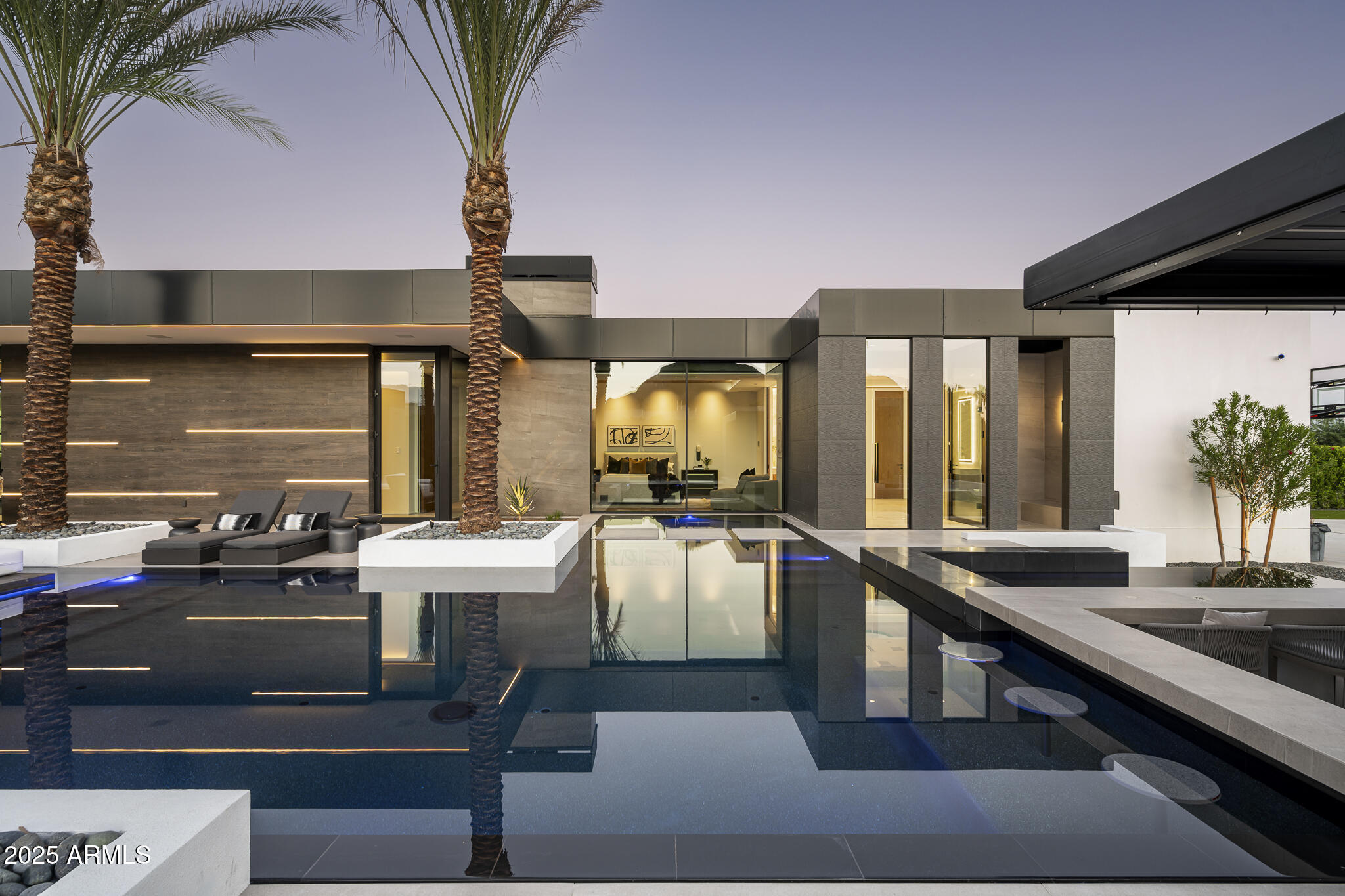 6911 E JACKRABBIT Road