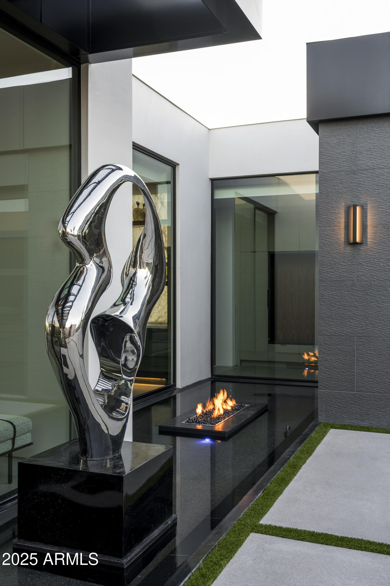 6911 E JACKRABBIT Road