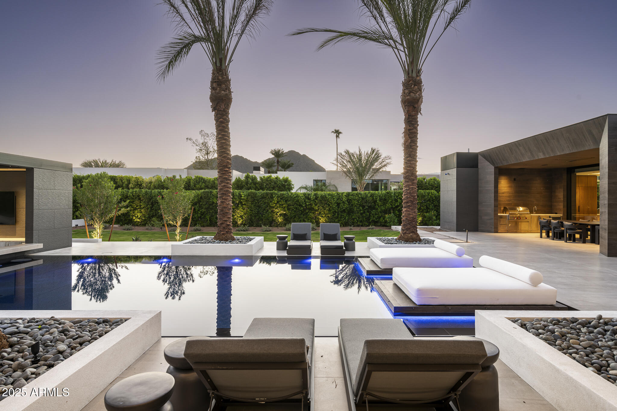 6911 E JACKRABBIT Road