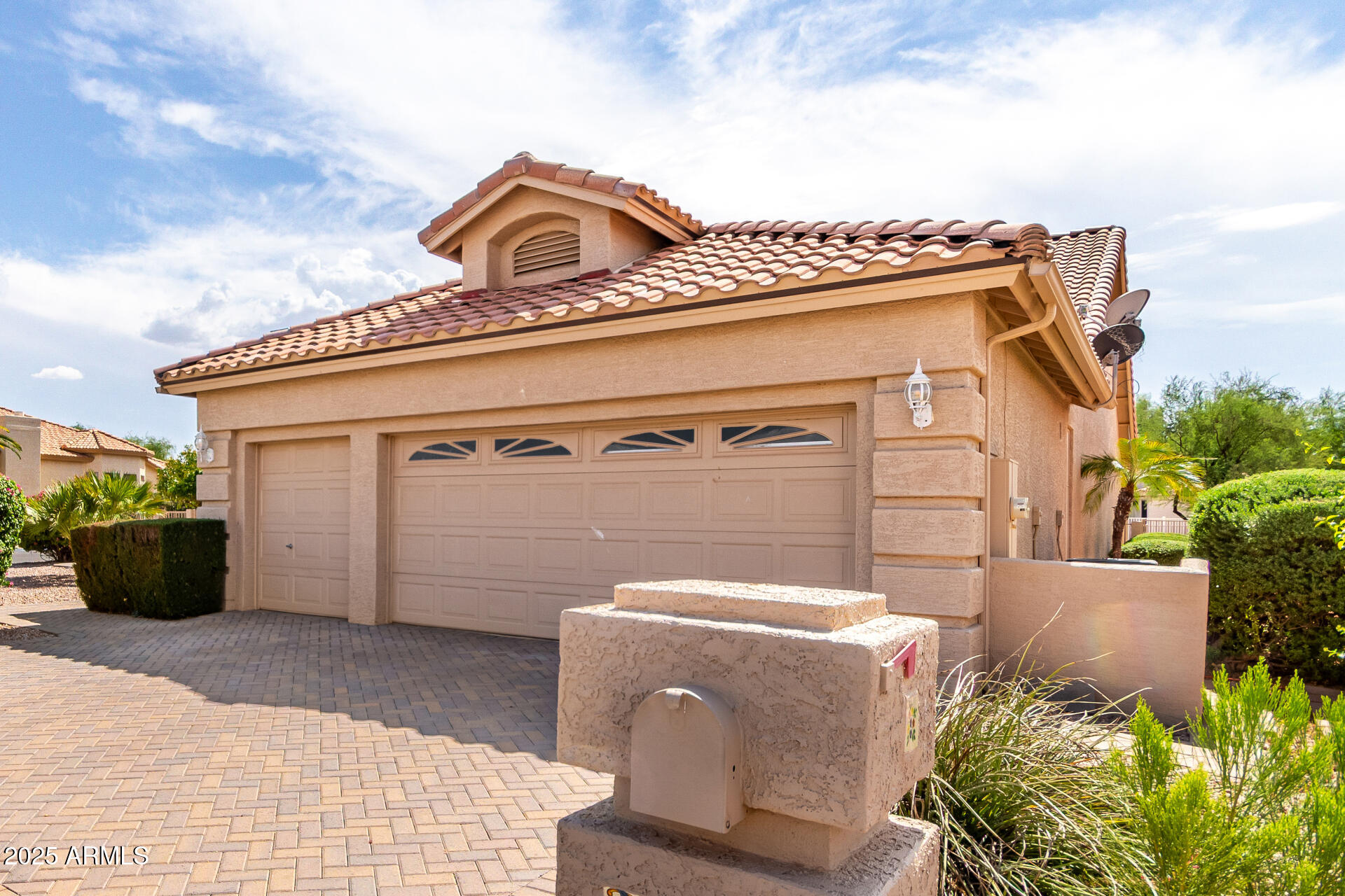 9009 E CEDAR WAXWING Drive