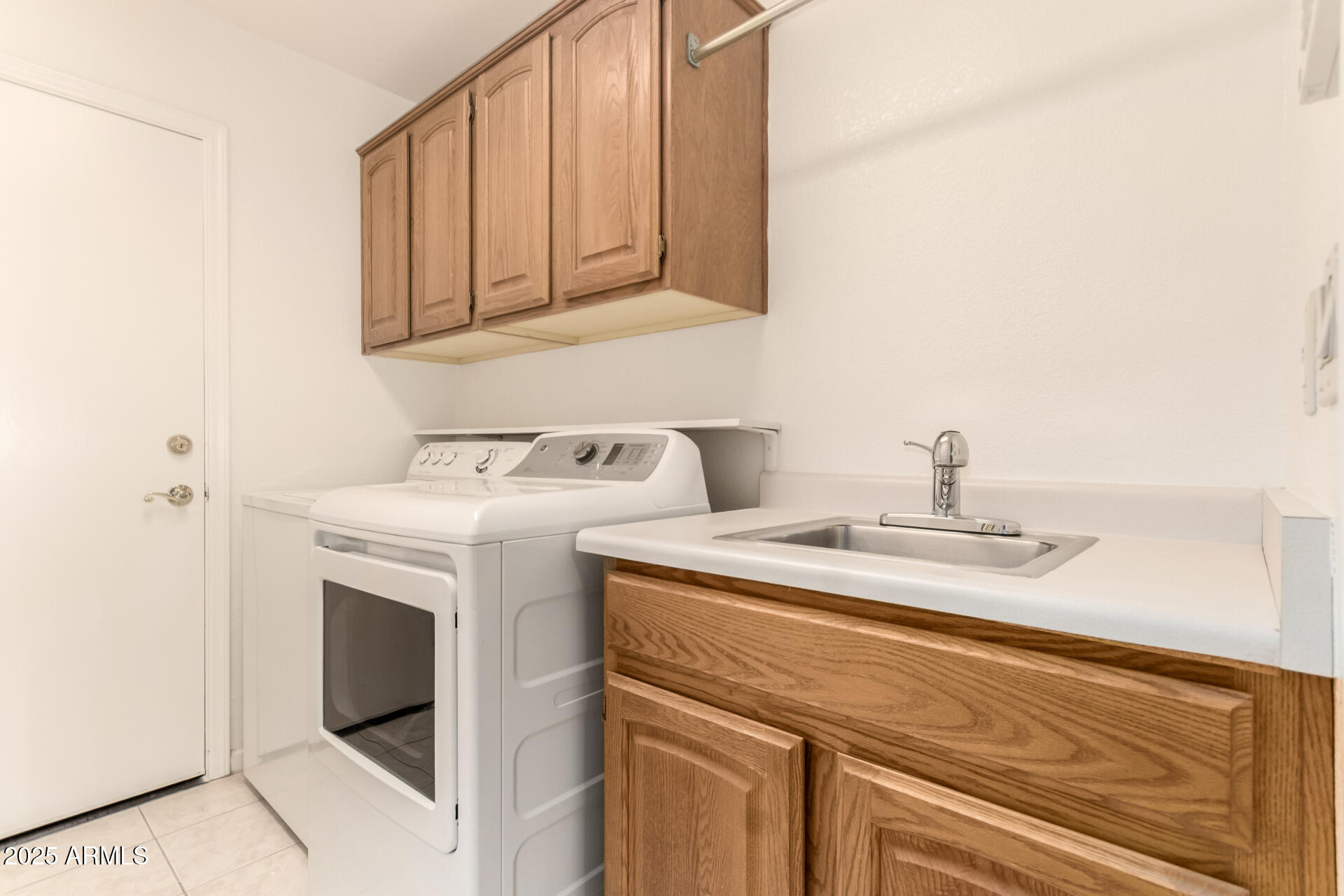 9009 E CEDAR WAXWING Drive