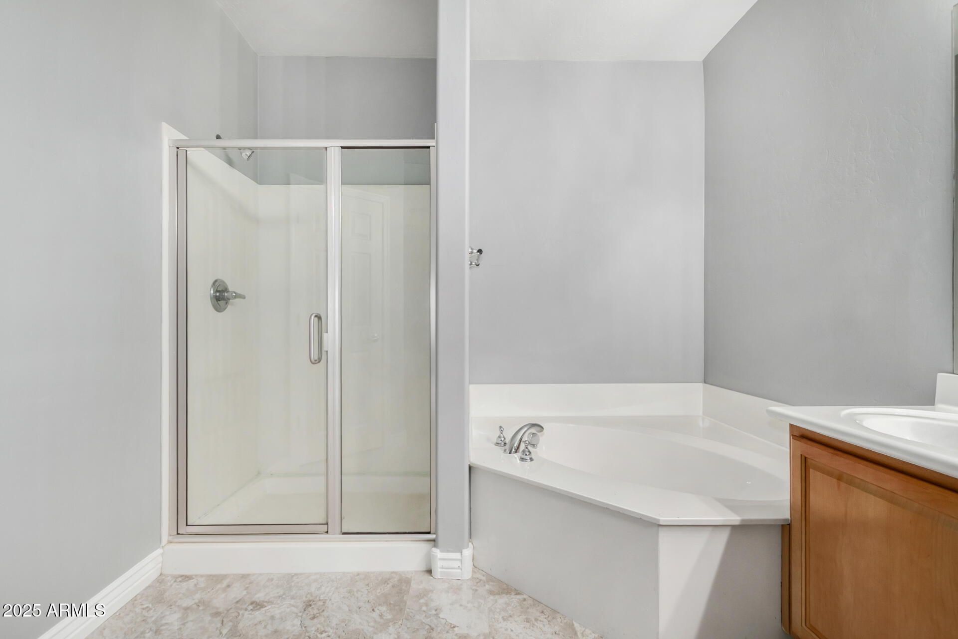 5450 E DEER VALLEY Drive, 1006