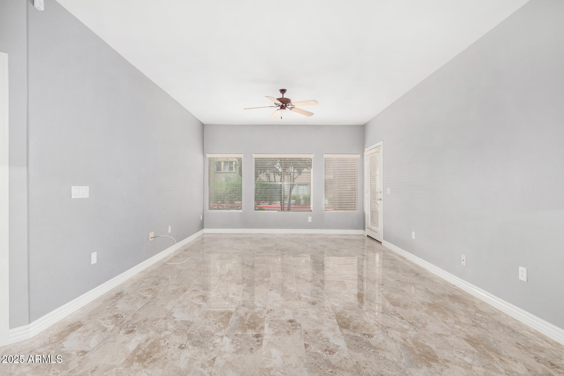 5450 E DEER VALLEY Drive, 1006