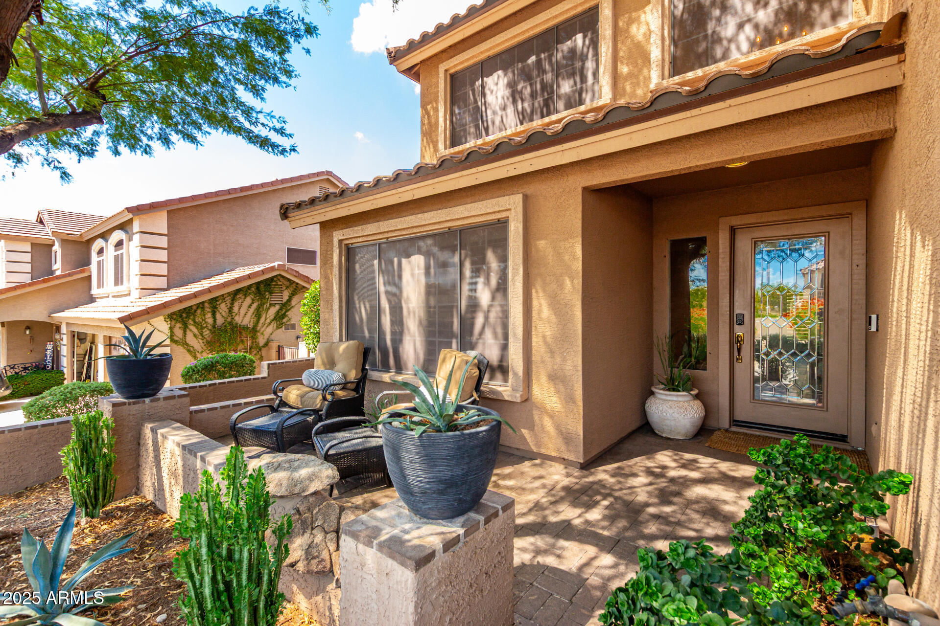 6320 W HONEYSUCKLE Drive