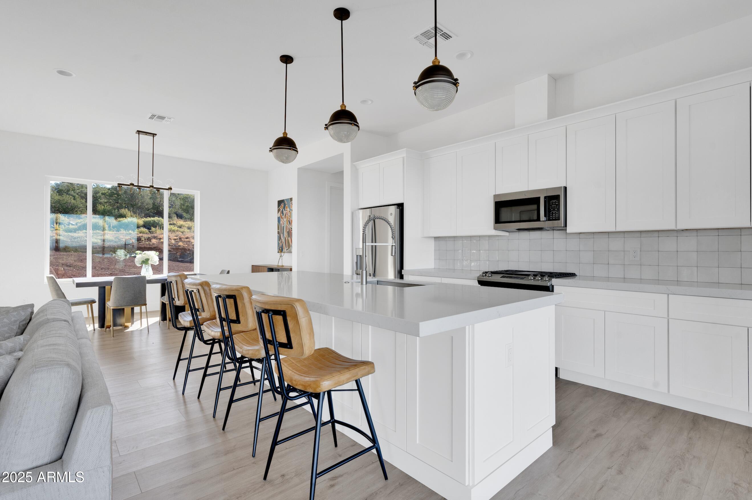2045 Bella Vista Loop