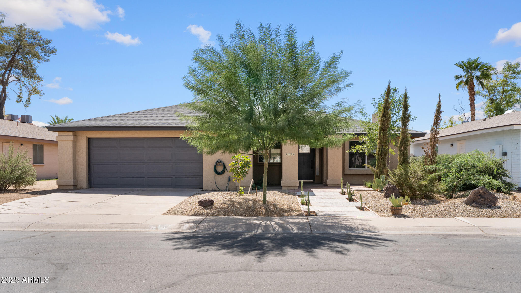 1728 S ROGERS Circle