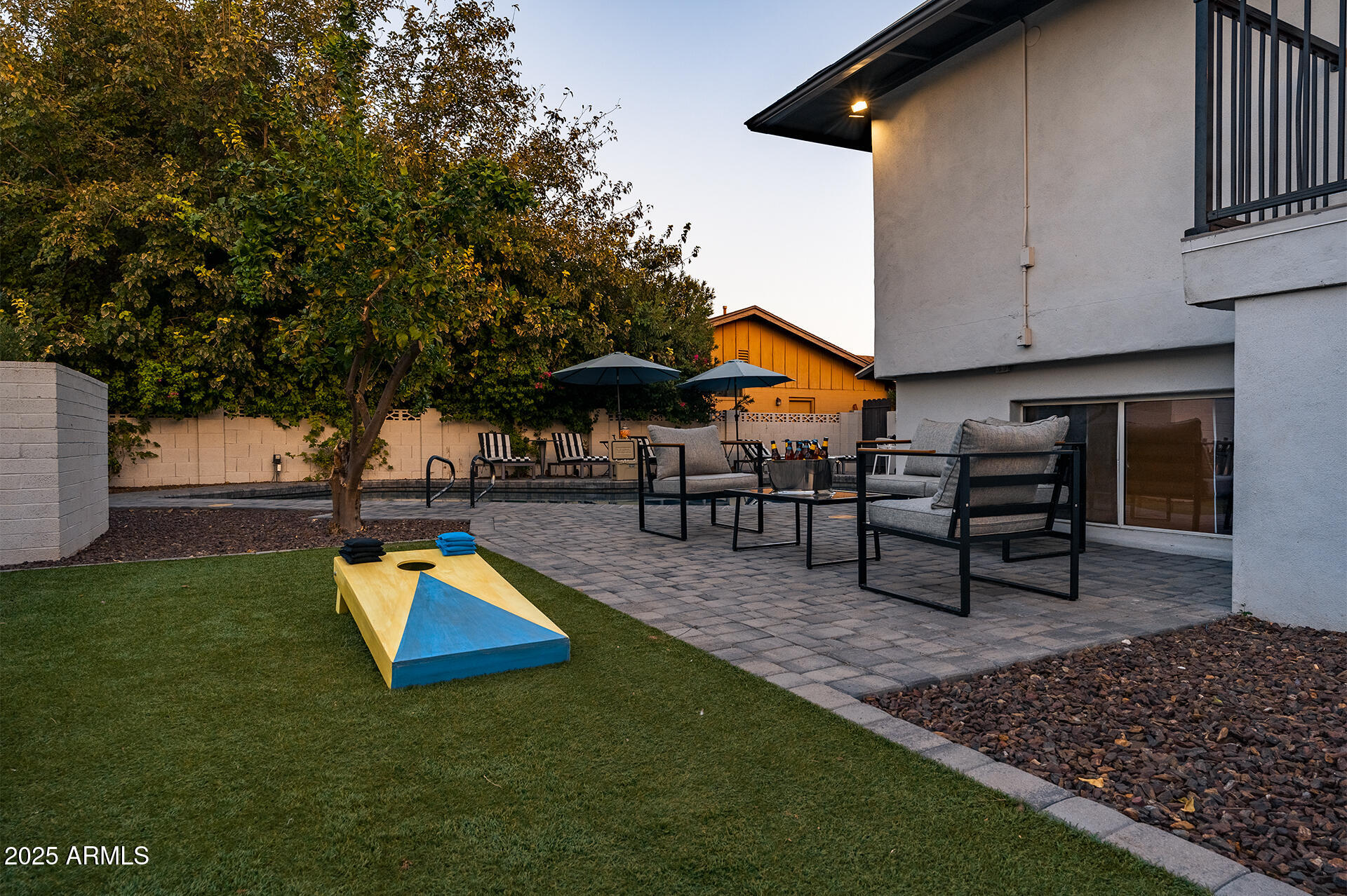 8226 E JACKRABBIT Road