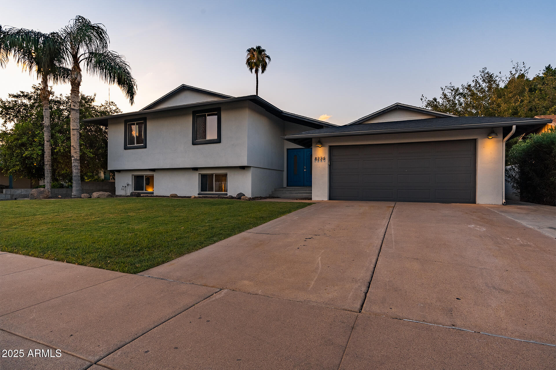 8226 E JACKRABBIT Road