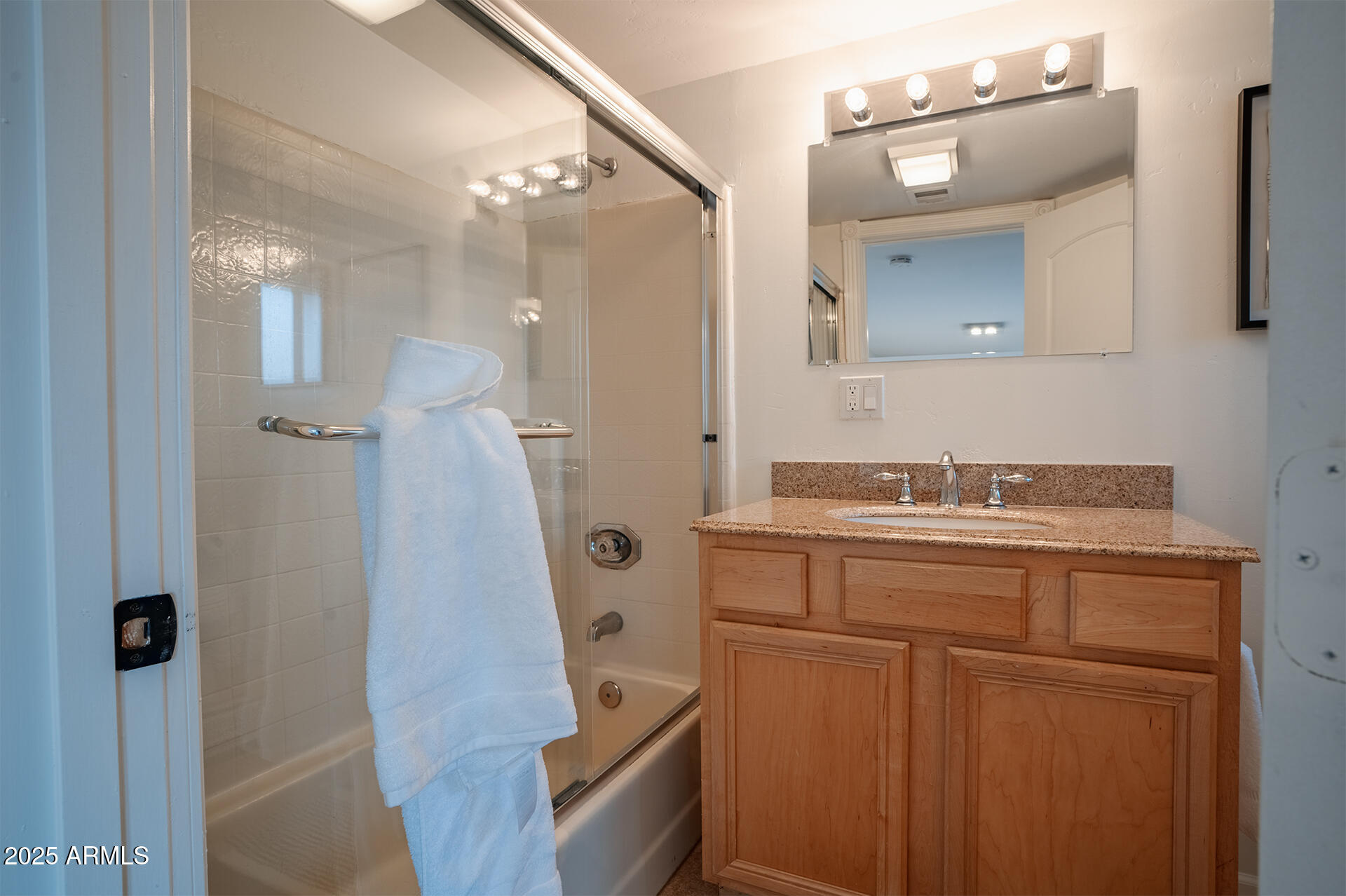 8226 E JACKRABBIT Road