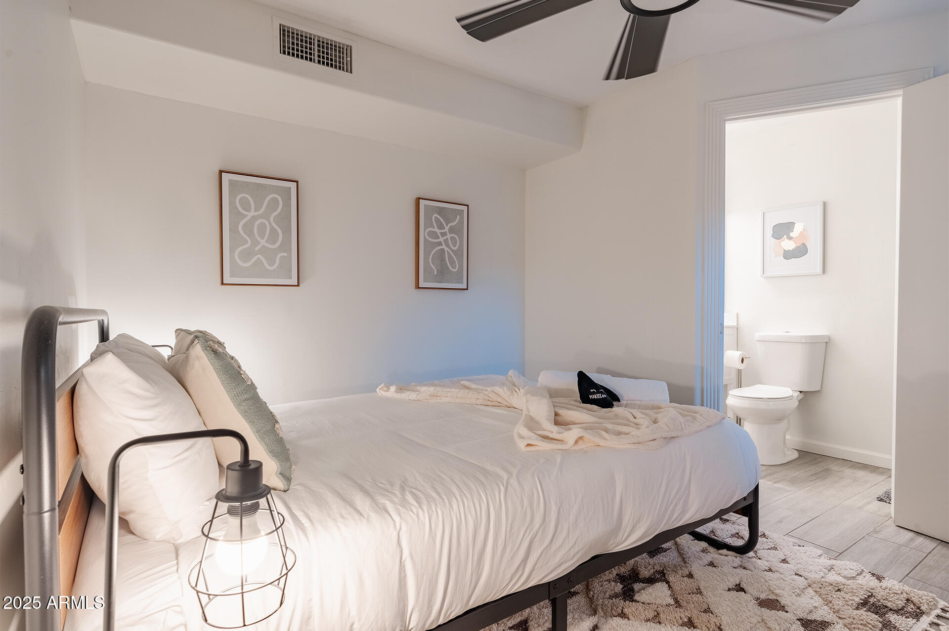 8226 E JACKRABBIT Road