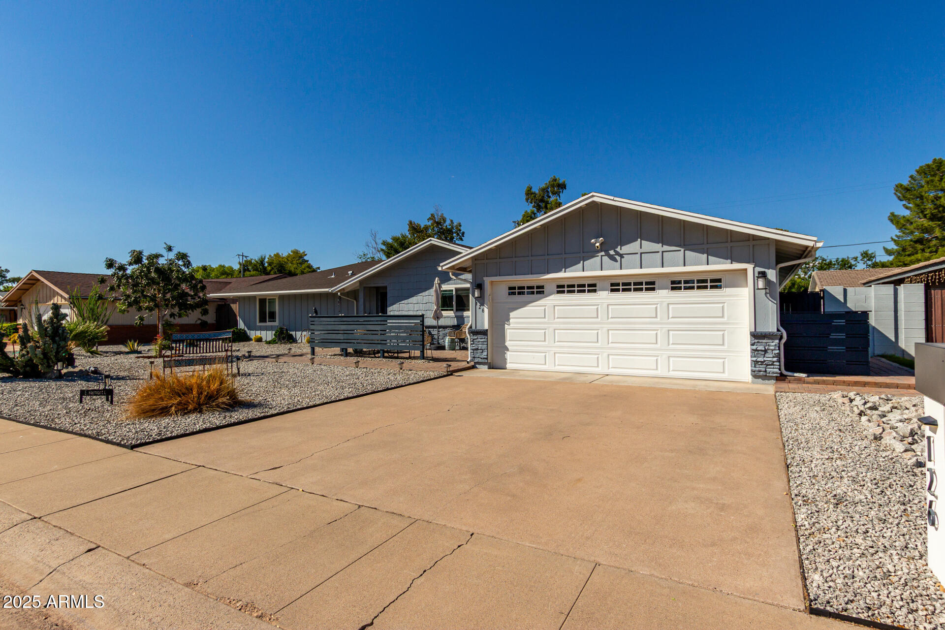 126 E HARMONT Drive