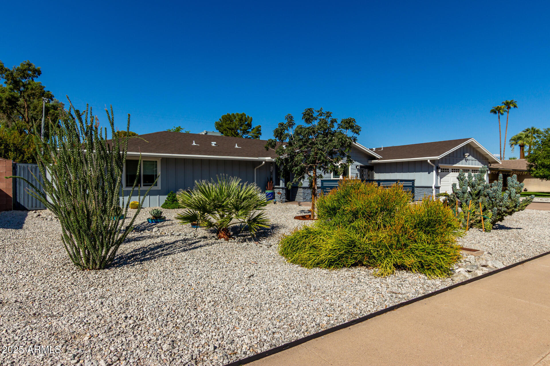 126 E HARMONT Drive