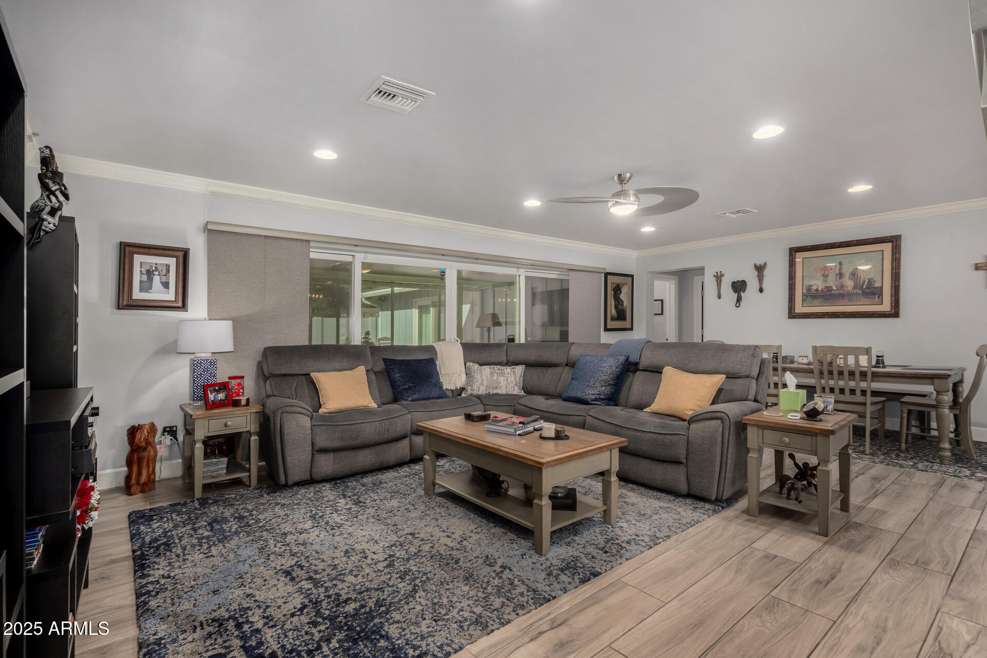 126 E HARMONT Drive