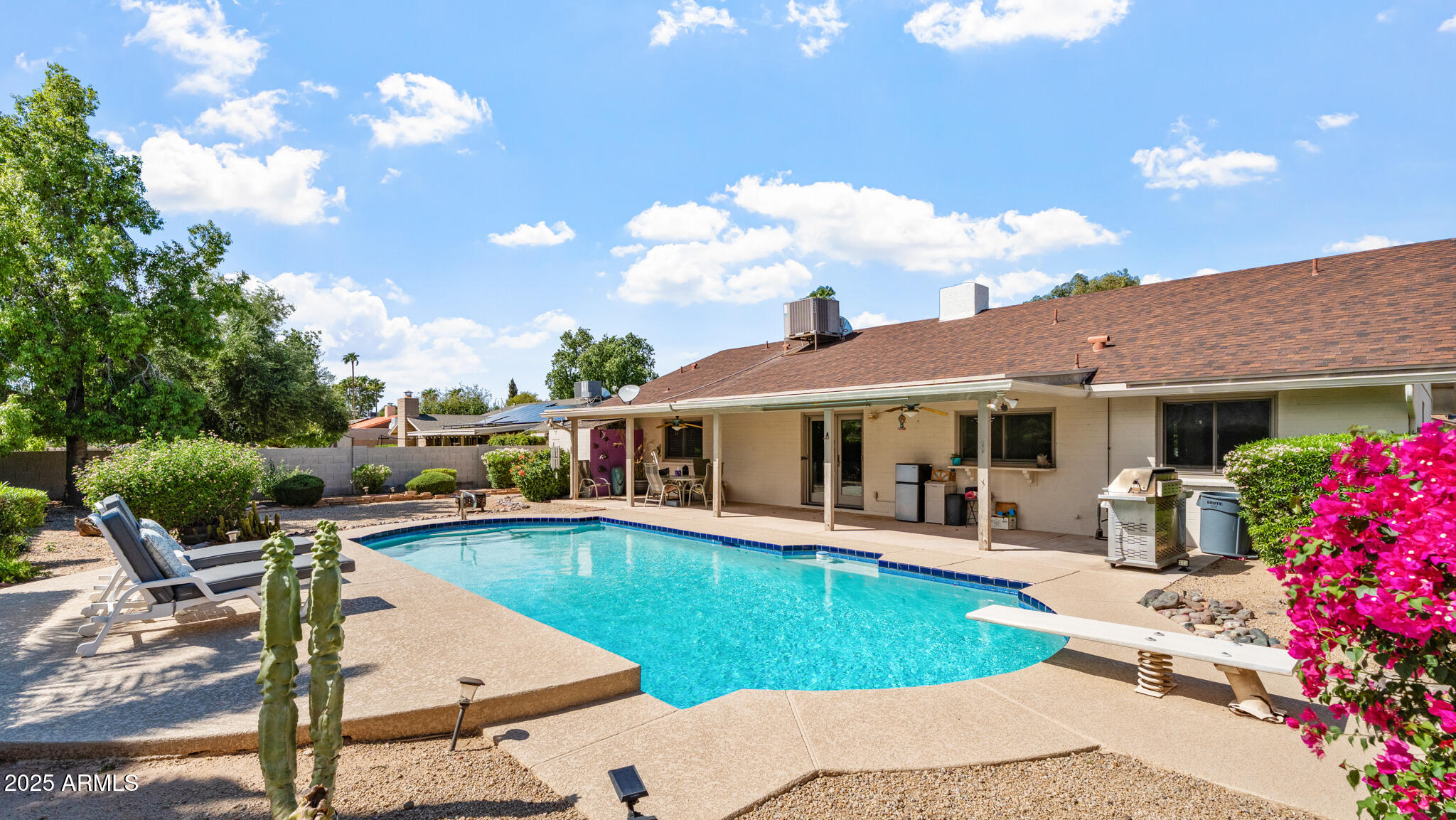 4409 E GELDING Drive