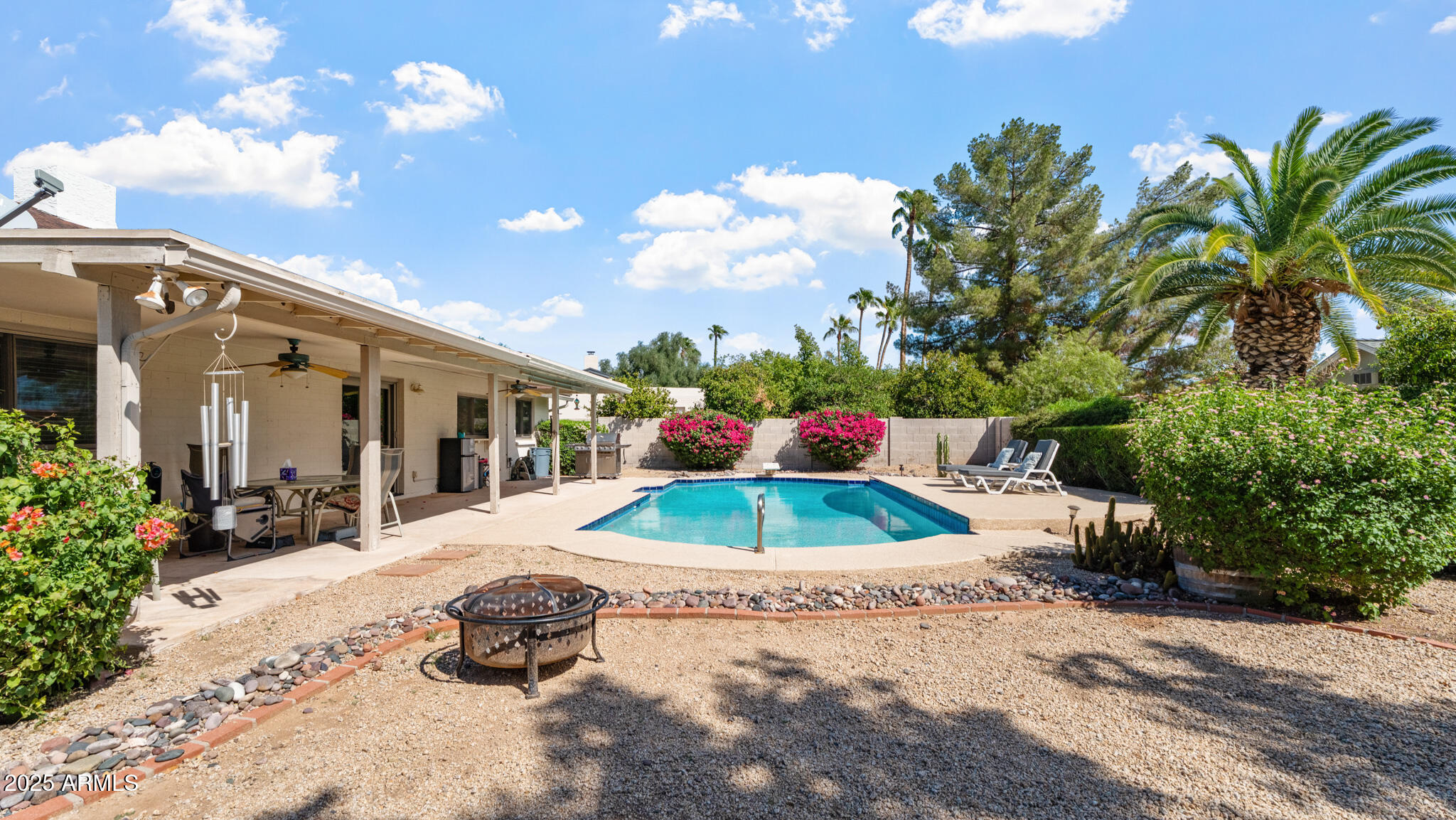 4409 E GELDING Drive