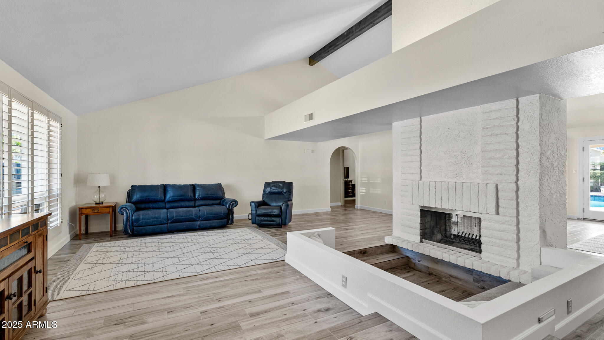4409 E GELDING Drive