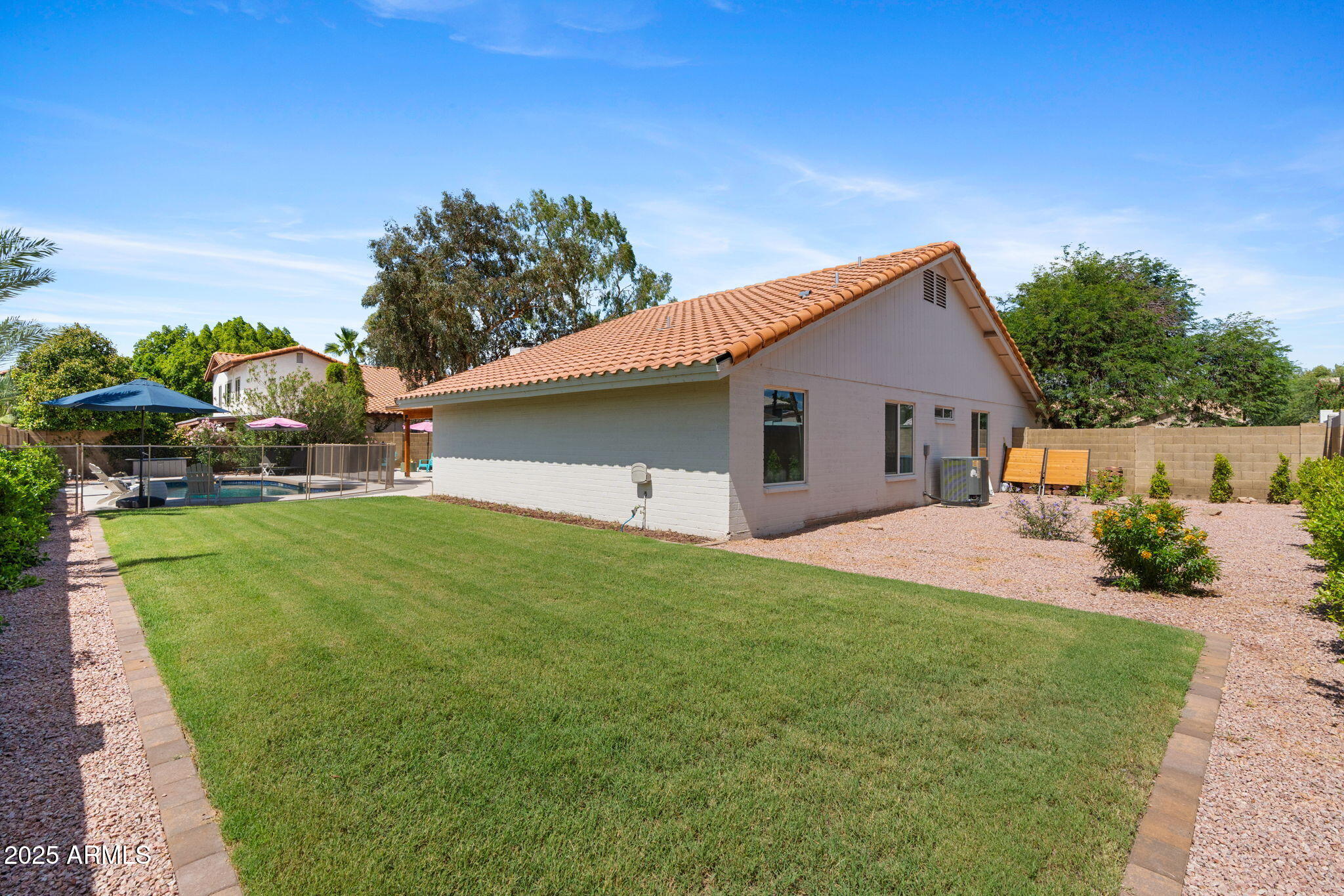 5009 E PARADISE Lane