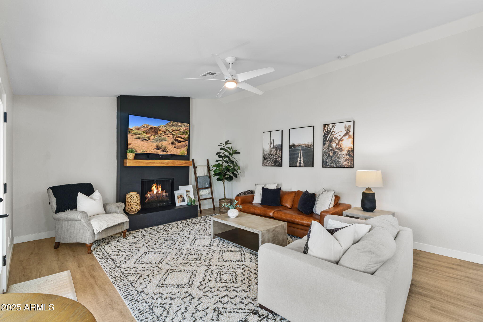 5009 E PARADISE Lane